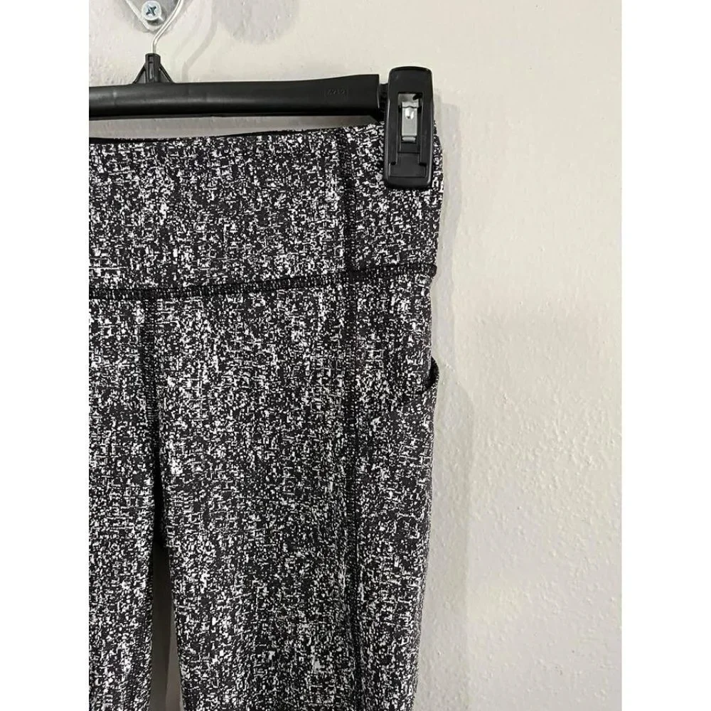 Lululemon Women Speed Up Leggings Black And White Specs Pattern Size 2 Side Pock